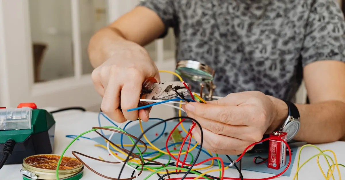 Comment Choisir un Électricien Rapide pour Vos Urgences