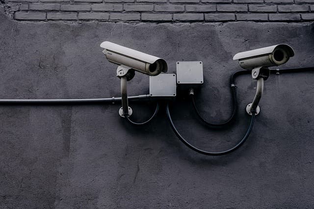 Les 5 Meilleures Astuces pour Choisir un Électricien Rapide